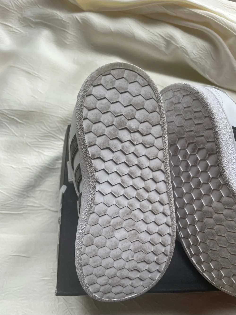 adidas Kids White Sneakers with Green Camo Stripes size 8K